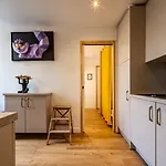 La Grotte Bourguignonne, Terrasse Exterieure * ディジョン