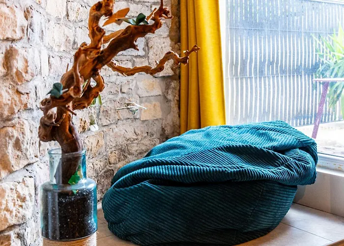 La Grotte Bourguignonne, Terrasse Exterieure Ντιζόν