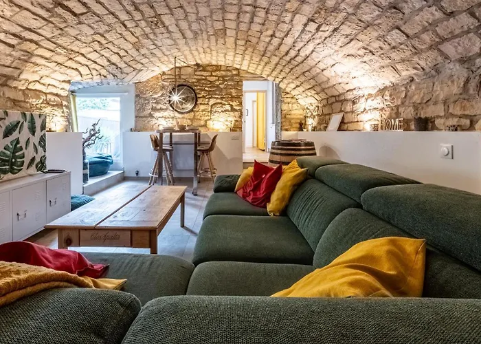 Appartement La Grotte Bourguignonne, Terrasse Exterieure