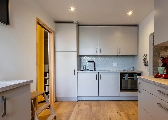 La Grotte Bourguignonne, Terrasse Exterieure Dijon