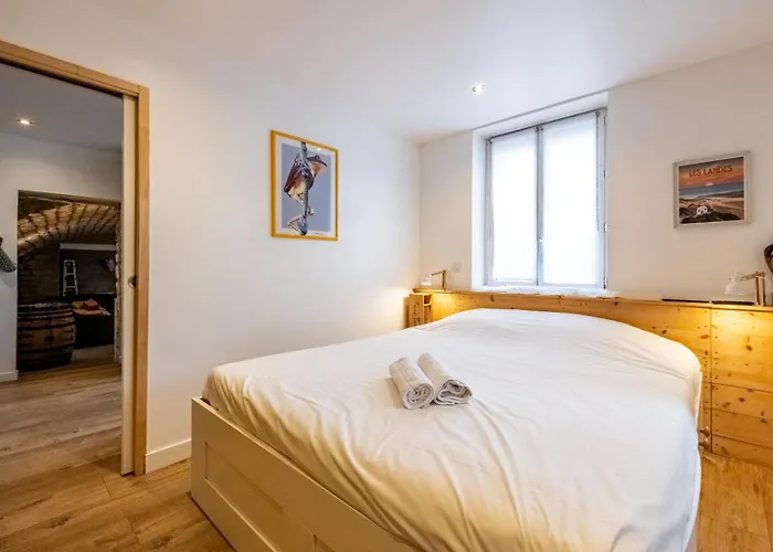 La Grotte Bourguignonne, Terrasse Exterieure Appartement