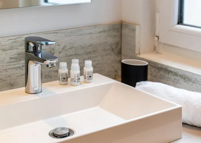 La Grotte Bourguignonne, Terrasse Exterieure *